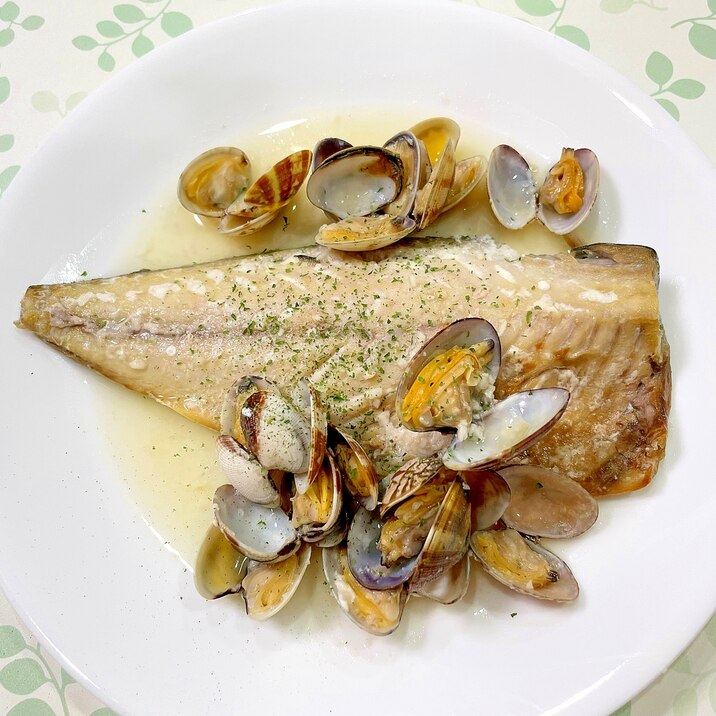 鯖と浅利のワイン蒸し